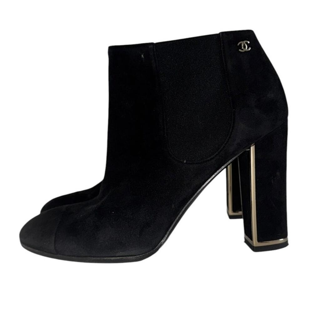 Chanel CC Logo Chelsea Black Suede Block Heel Boots Gold Logo Size 40 - Picture 2 of 14